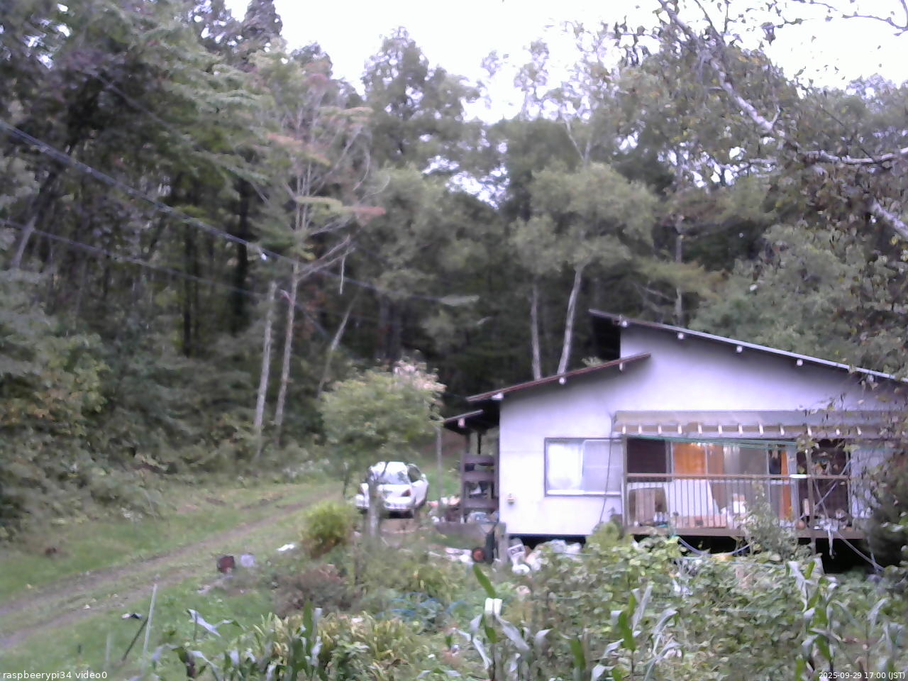 長野県菅平高原 ゆたか山荘 西側(坂上) 2025/09/29 17:00