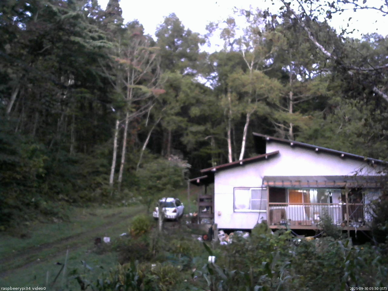 長野県菅平高原 ゆたか山荘 西側(坂上) 2025/09/30 05:30