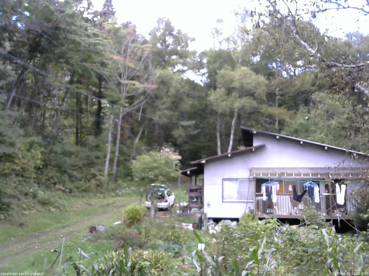 長野県菅平高原 ゆたか山荘 西側(坂上) 2025/09/30 12:00