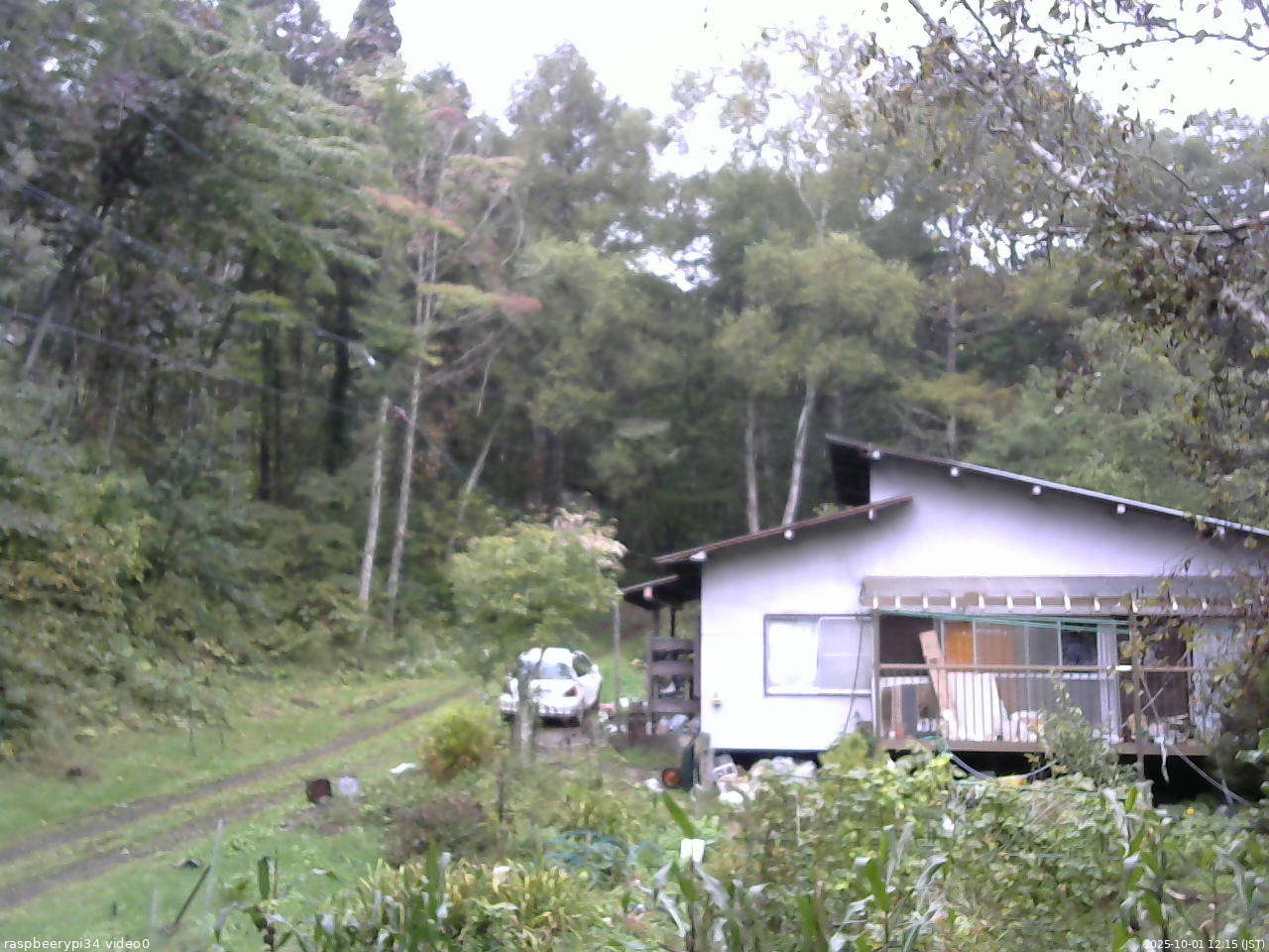 長野県菅平高原 ゆたか山荘 西側(坂上) 2025/10/01 12:15