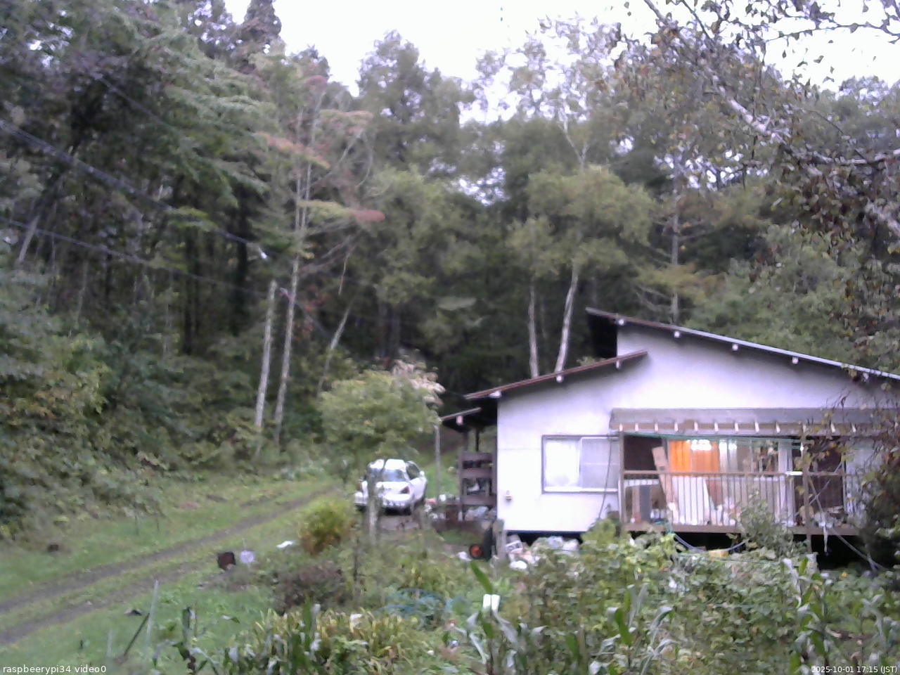長野県菅平高原 ゆたか山荘 西側(坂上) 2025/10/01 17:15