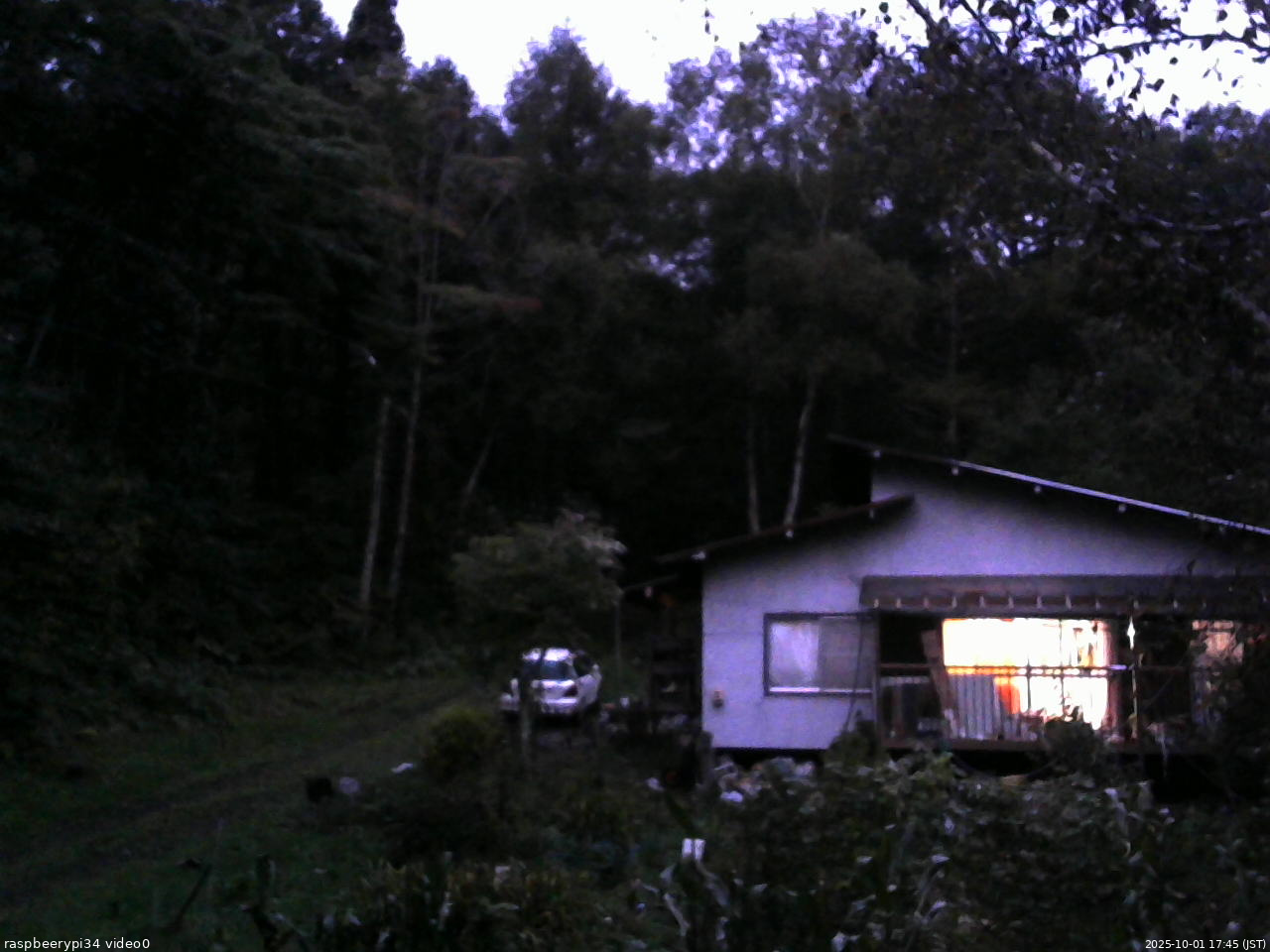 長野県菅平高原 ゆたか山荘 西側(坂上) 2025/10/01 17:45
