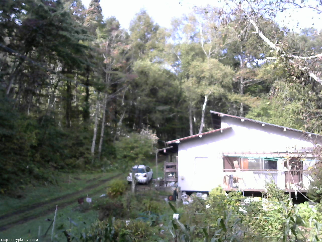 長野県菅平高原 ゆたか山荘 西側(坂上) 2025/10/03 08:45