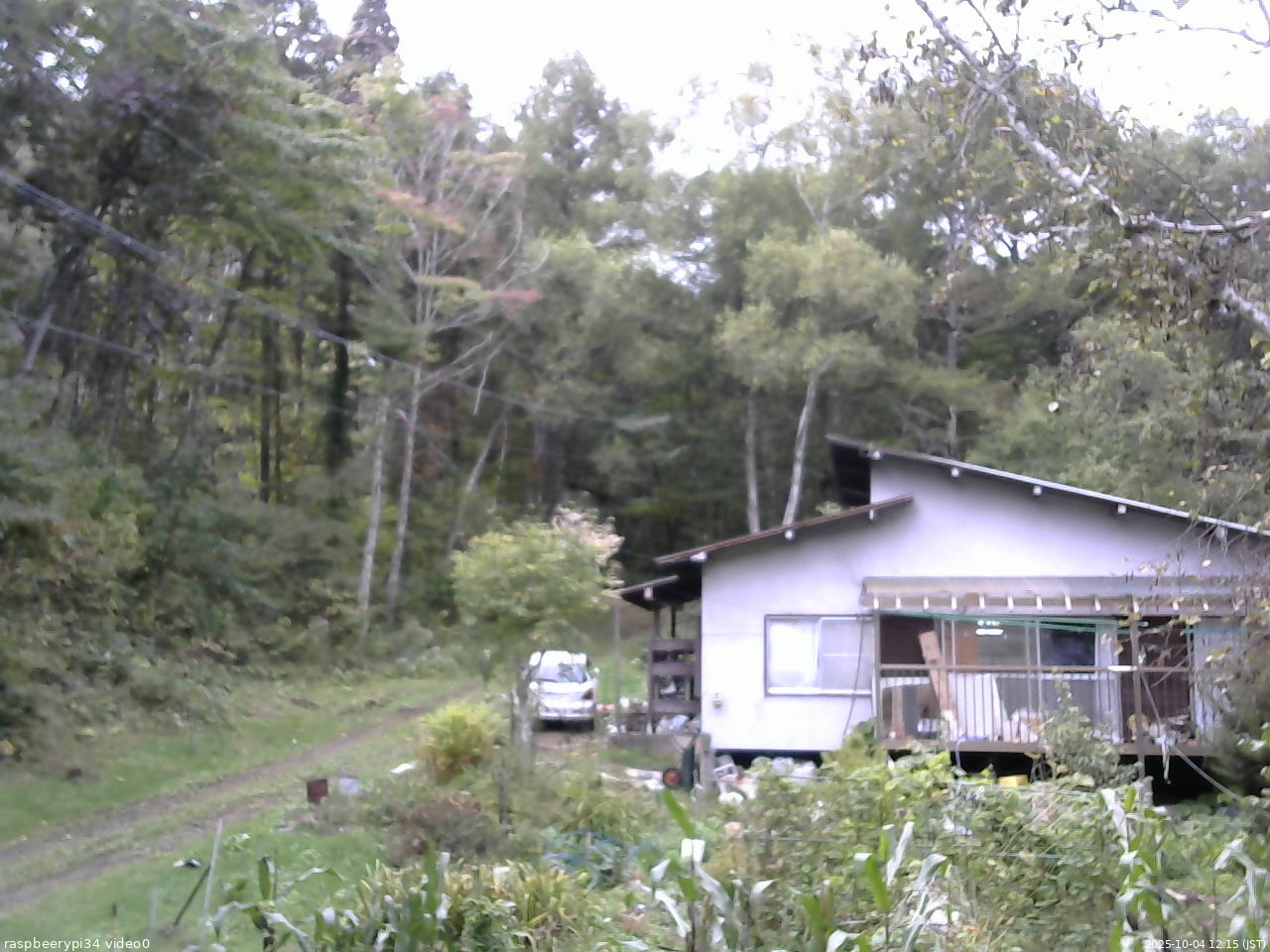 長野県菅平高原 ゆたか山荘 西側(坂上) 2025/10/04 12:15