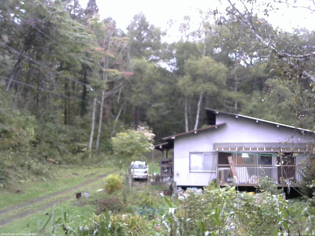 長野県菅平高原 ゆたか山荘 西側(坂上) 2025/10/04 15:30