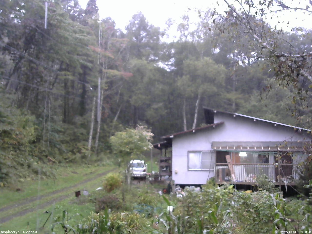 長野県菅平高原 ゆたか山荘 西側(坂上) 2025/10/04 16:30