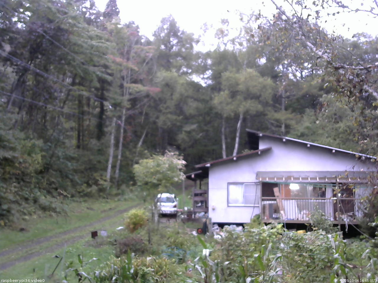 長野県菅平高原 ゆたか山荘 西側(坂上) 2025/10/04 16:45