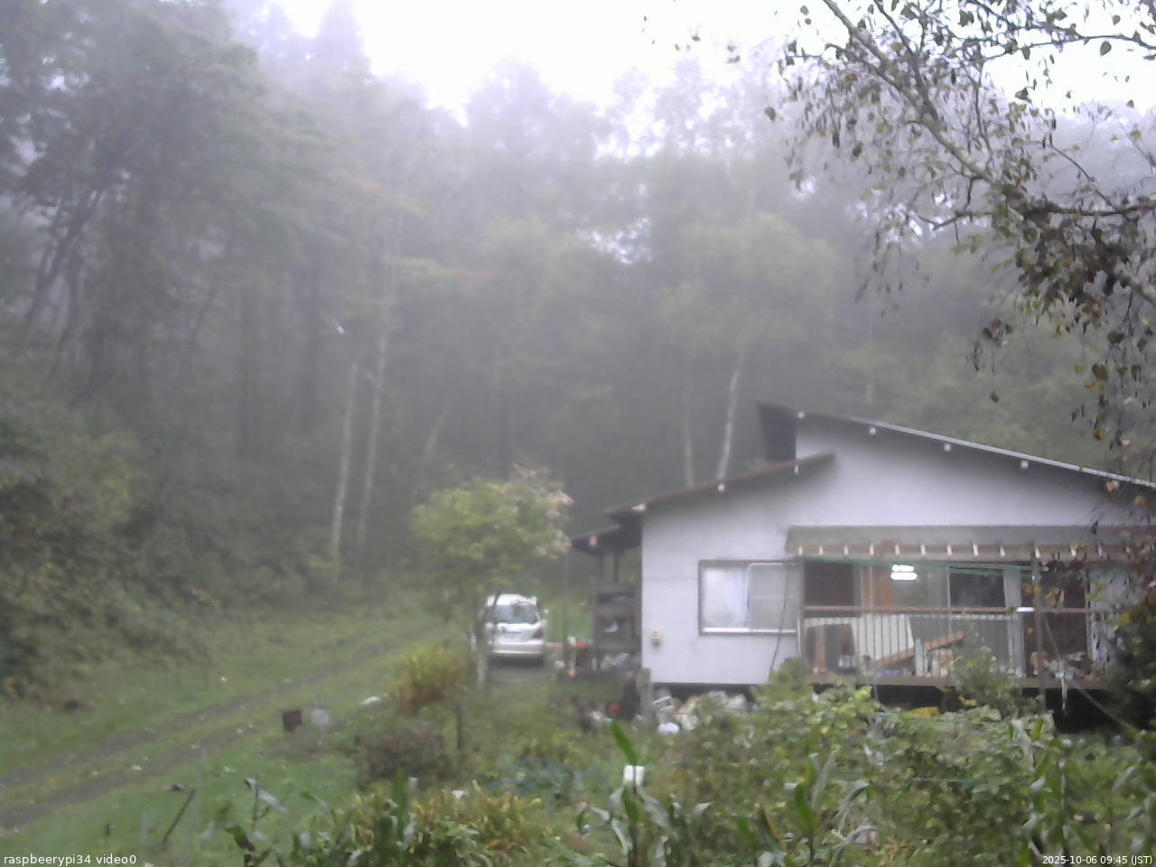 長野県菅平高原 ゆたか山荘 西側(坂上) 2025/10/06 09:45
