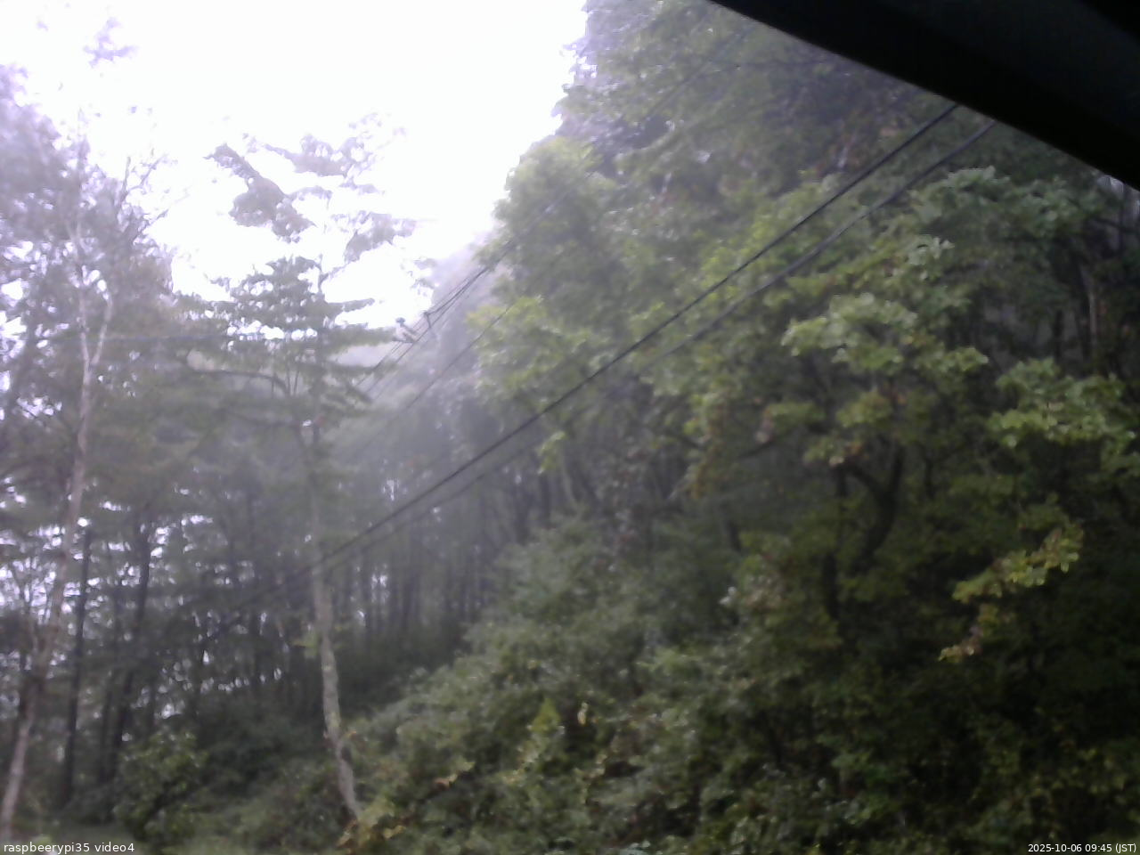 長野県菅平高原 ゆたか山荘 東側上空 2025/10/06 09:45