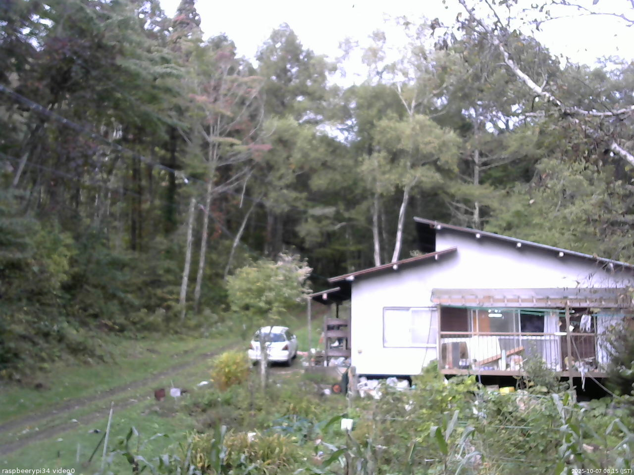 長野県菅平高原 ゆたか山荘 西側(坂上) 2025/10/07 08:15