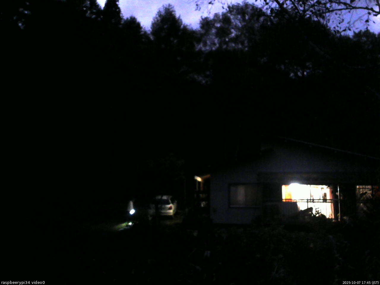 長野県菅平高原 ゆたか山荘 西側(坂上) 2025/10/07 17:45