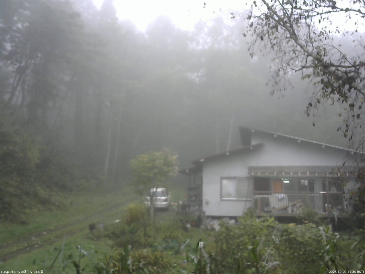 長野県菅平高原 ゆたか山荘 西側(坂上) 2025/10/09 11:30