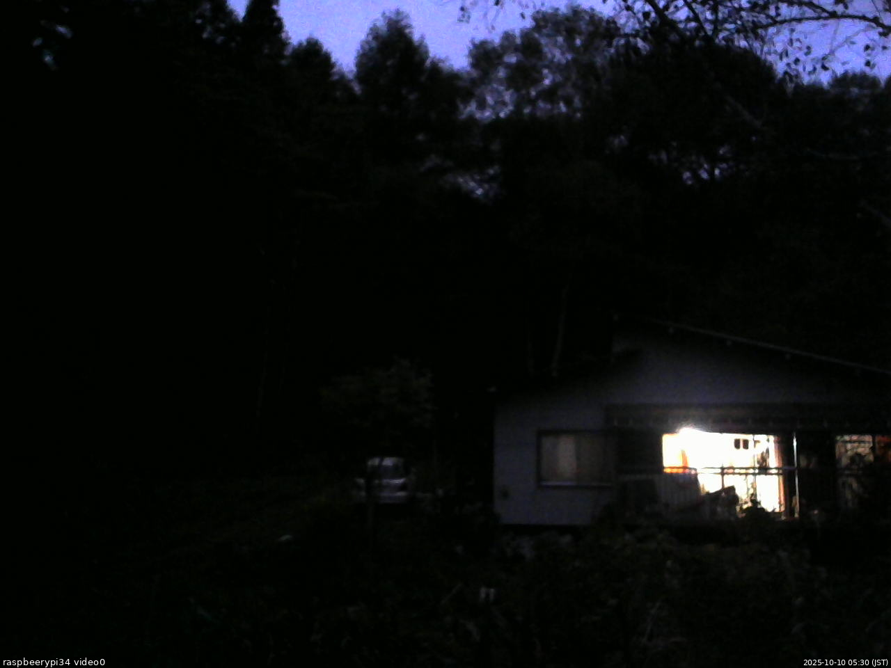 長野県菅平高原 ゆたか山荘 西側(坂上) 2025/10/10 05:30