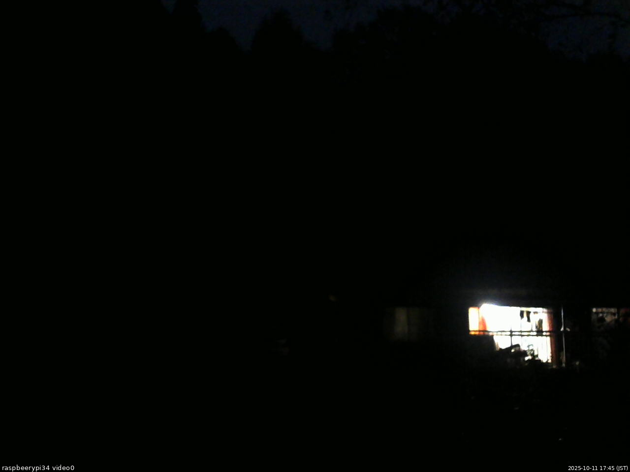 長野県菅平高原 ゆたか山荘 西側(坂上) 2025/10/11 17:45