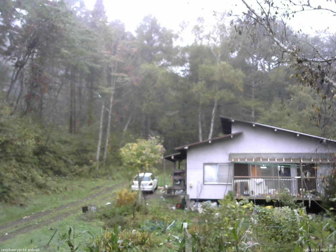 長野県菅平高原 ゆたか山荘 西側(坂上) 2025/10/13 10:15