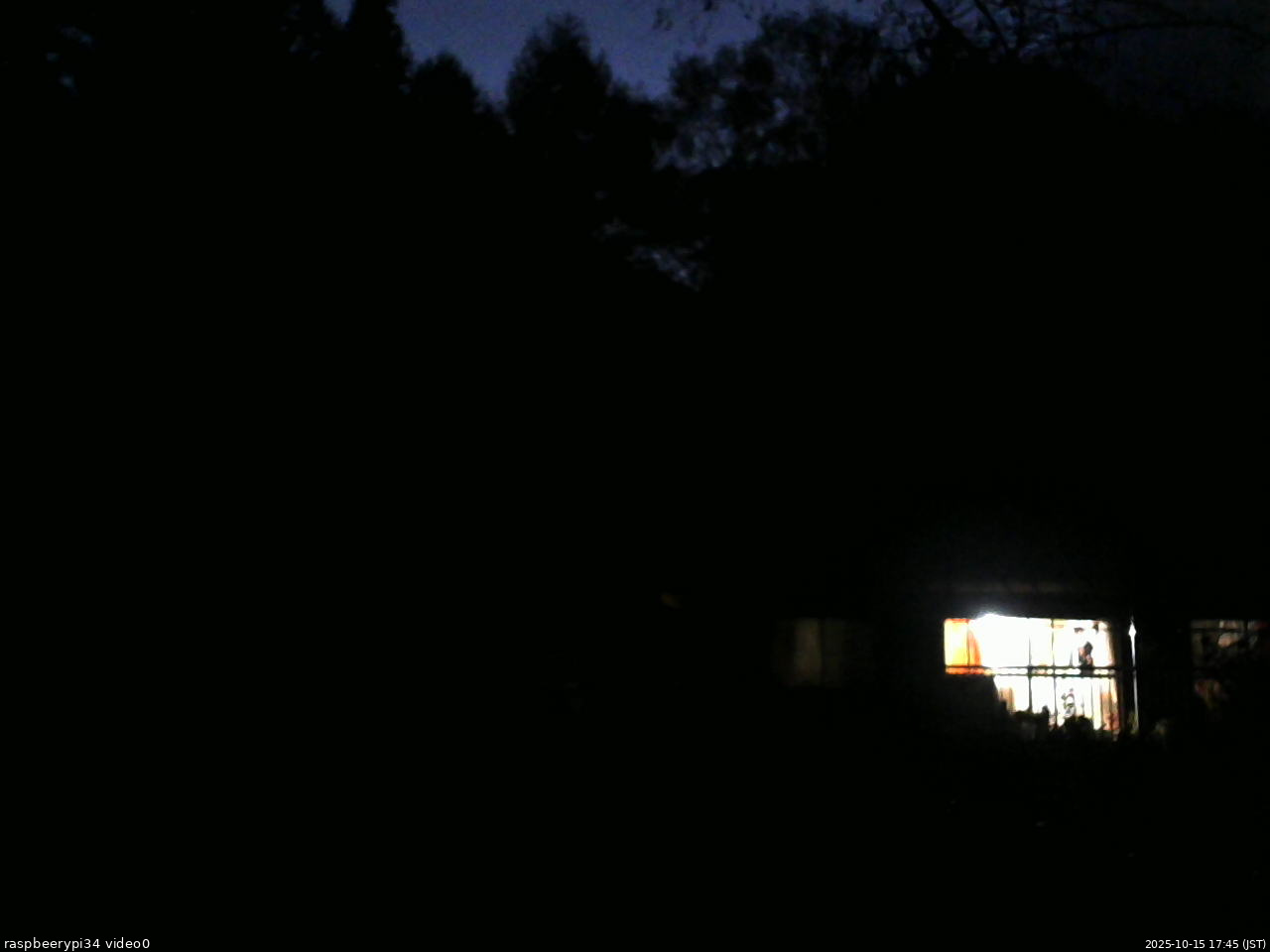 長野県菅平高原 ゆたか山荘 西側(坂上) 2025/10/15 17:45