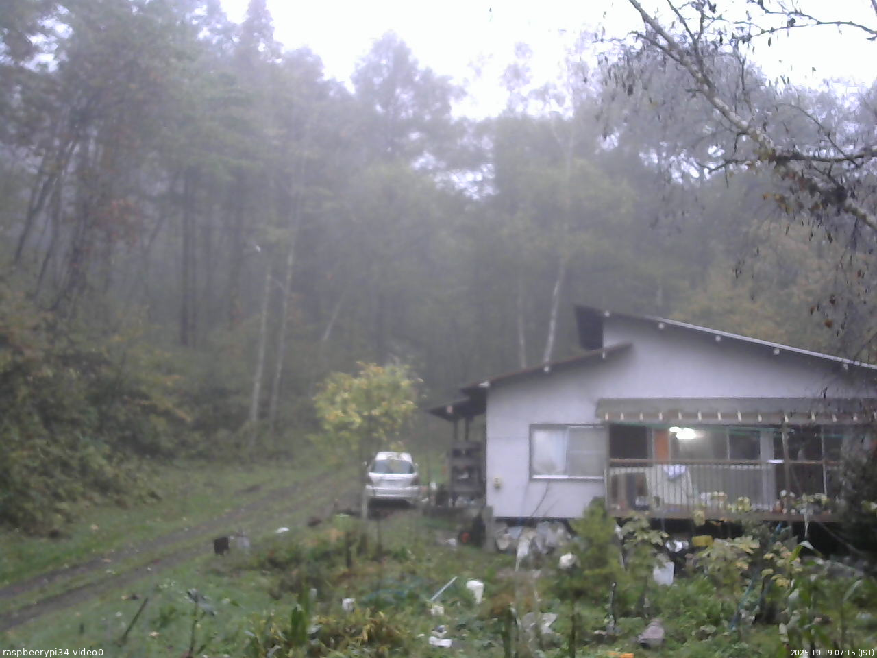長野県菅平高原 ゆたか山荘 西側(坂上) 2025/10/19 07:15