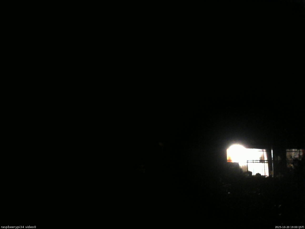 長野県菅平高原 ゆたか山荘 西側(坂上) 2025/10/20 19:00