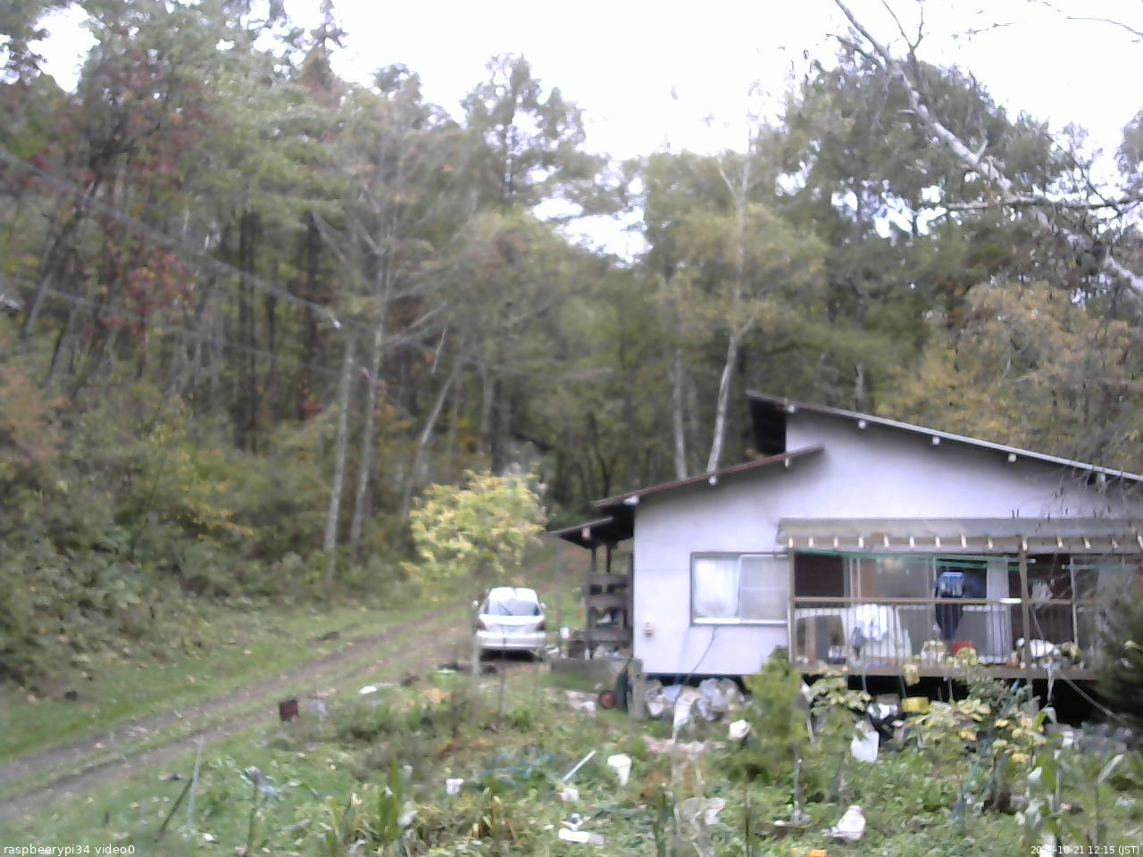 長野県菅平高原 ゆたか山荘 西側(坂上) 2025/10/21 12:15