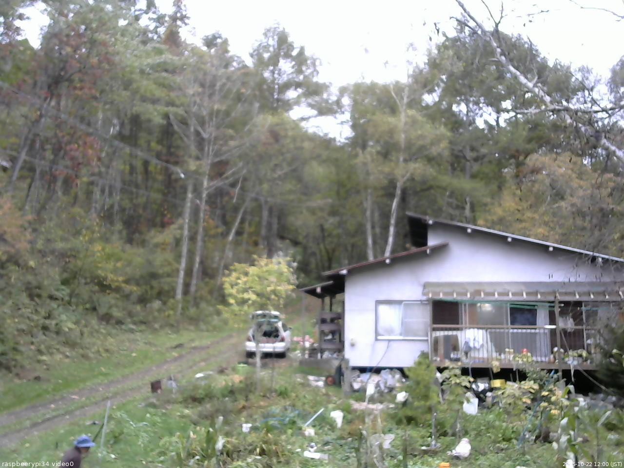 長野県菅平高原 ゆたか山荘 西側(坂上) 2025/10/22 12:00