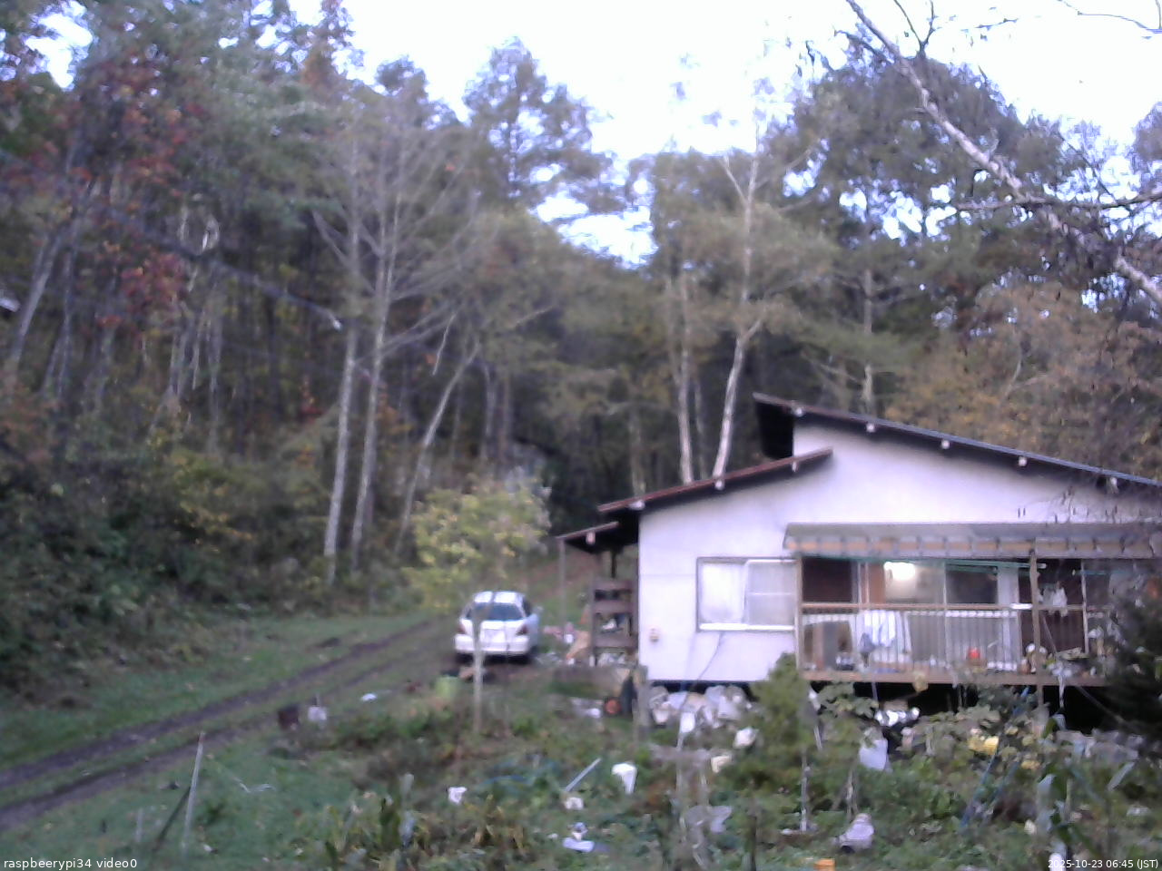 長野県菅平高原 ゆたか山荘 西側(坂上) 2025/10/23 06:45