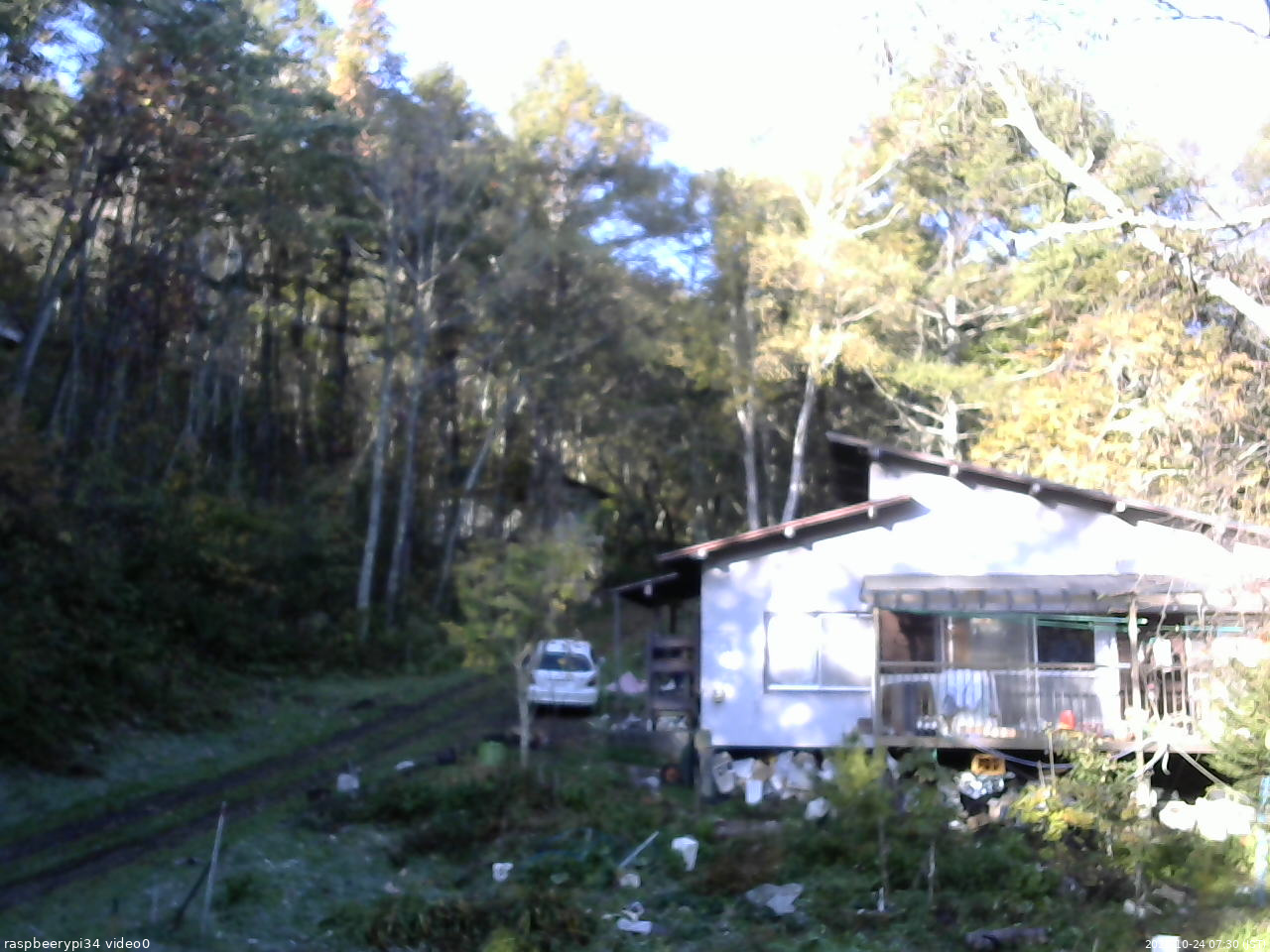 長野県菅平高原 ゆたか山荘 西側(坂上) 2025/10/24 07:30