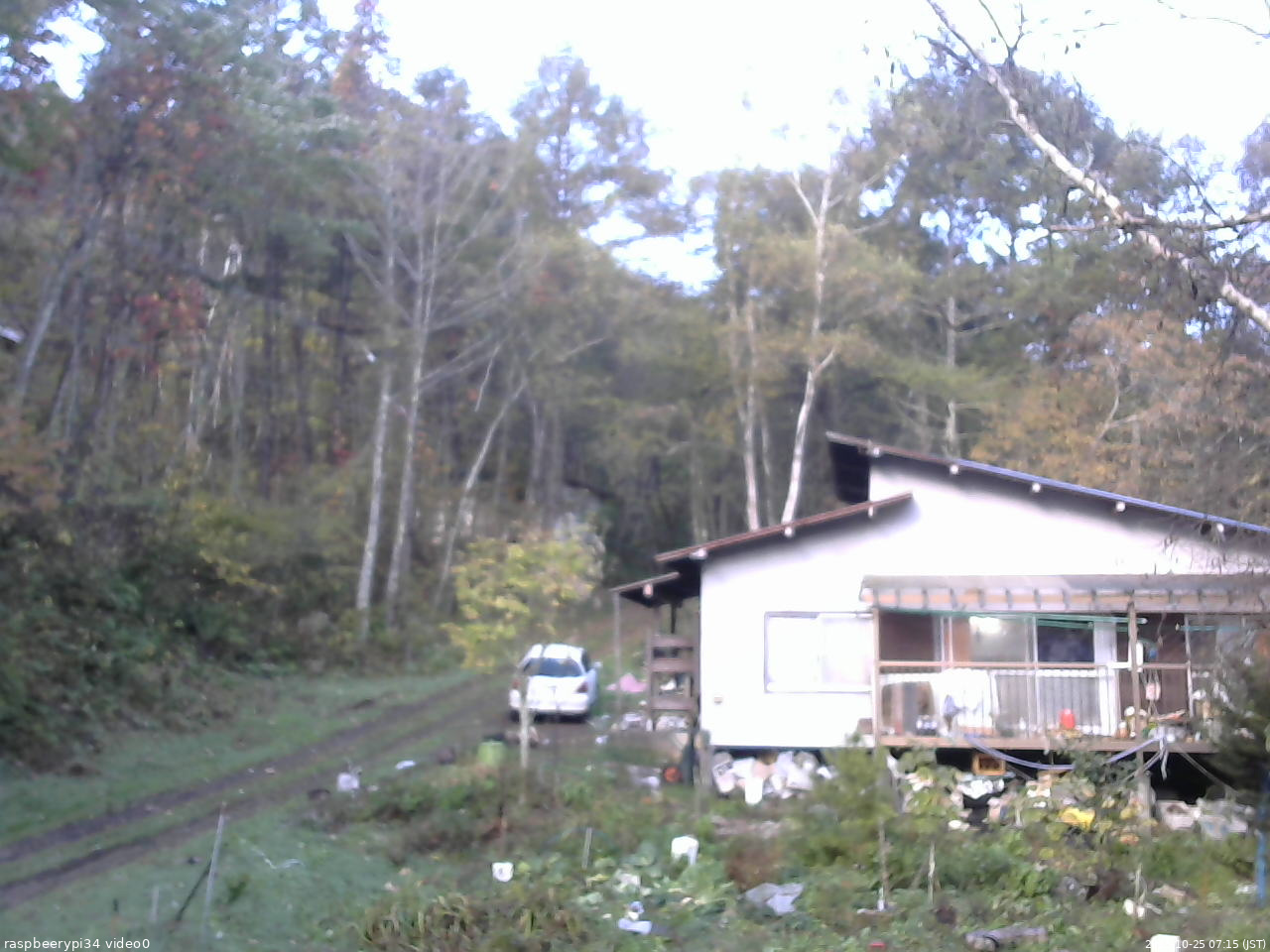 長野県菅平高原 ゆたか山荘 西側(坂上) 2025/10/25 07:15