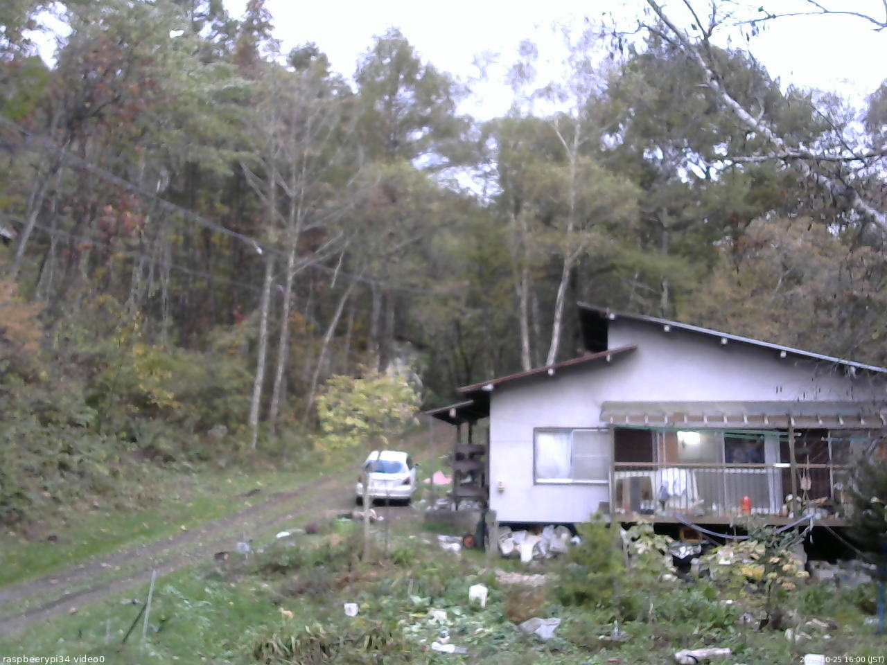 長野県菅平高原 ゆたか山荘 西側(坂上) 2025/10/25 16:00