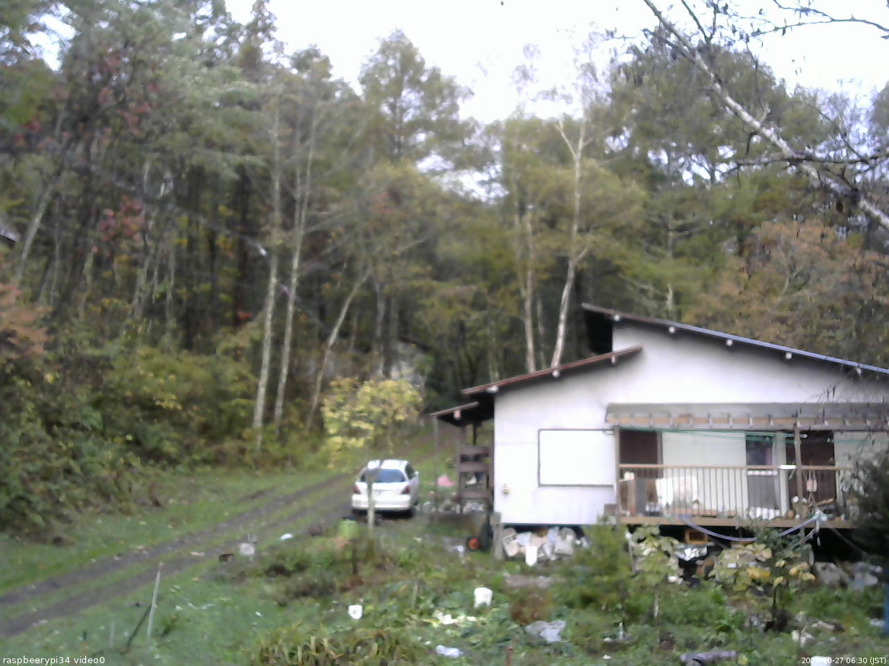 長野県菅平高原 ゆたか山荘 西側(坂上) 2025/10/27 06:30