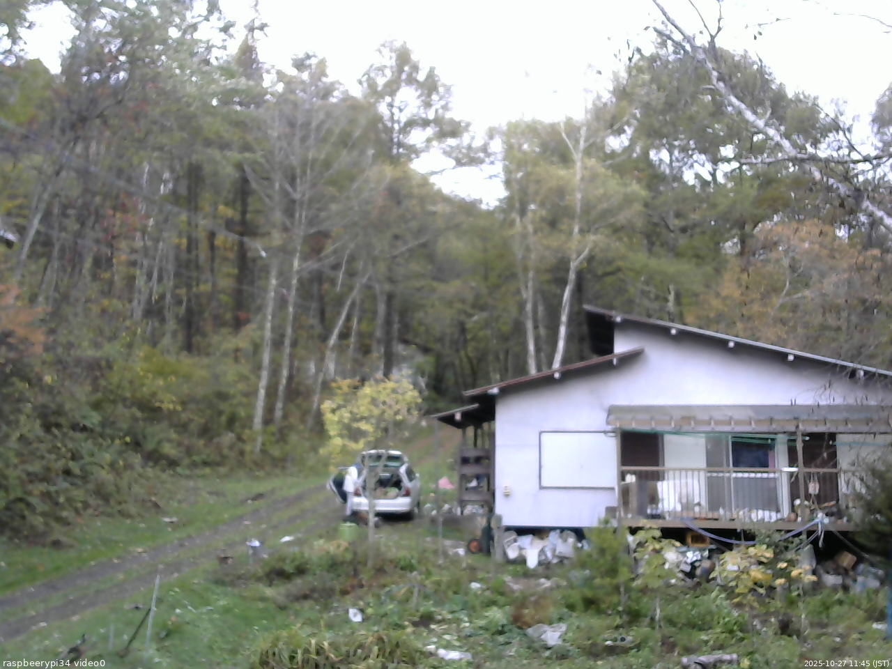 長野県菅平高原 ゆたか山荘 西側(坂上) 2025/10/27 11:45