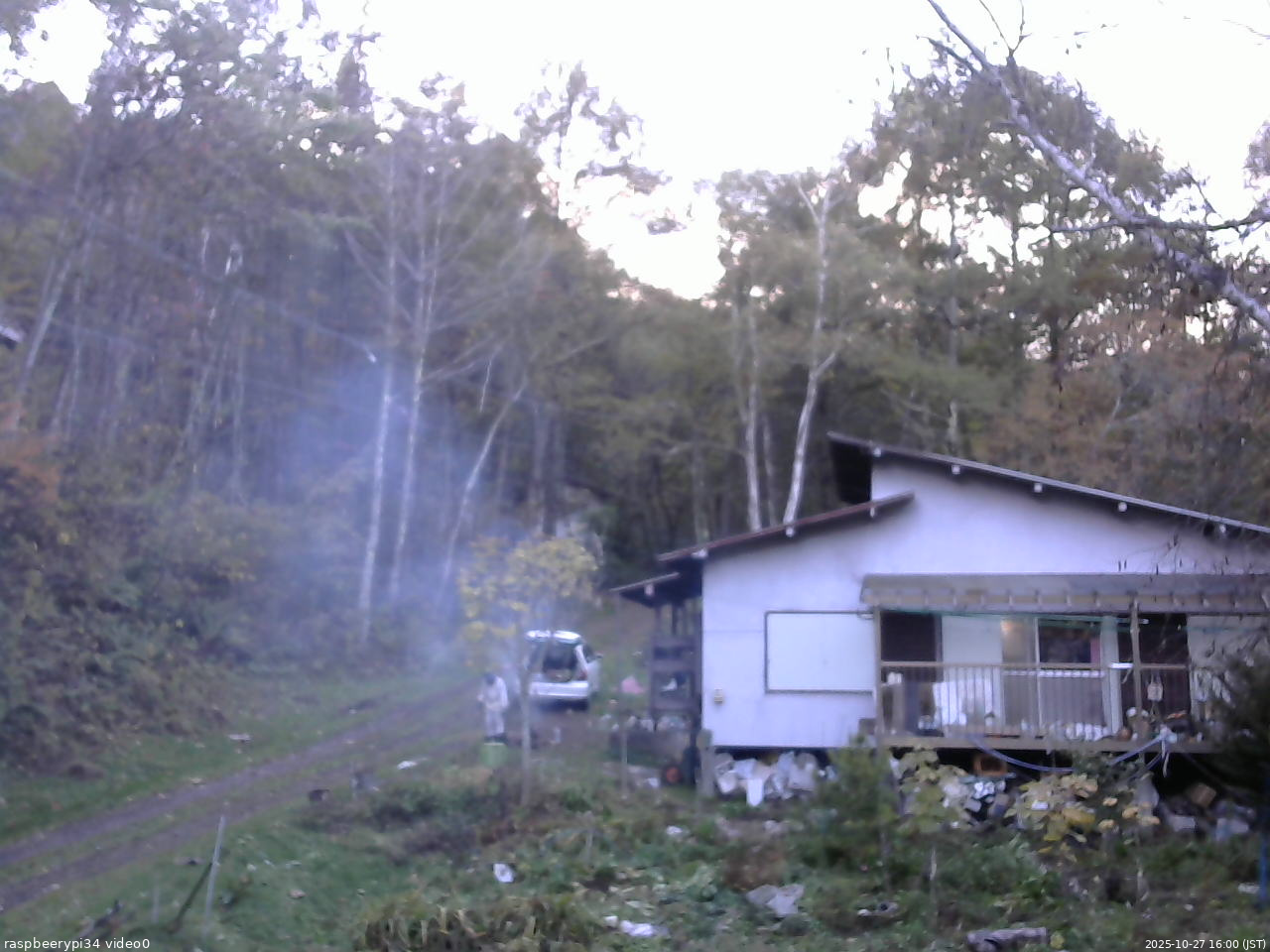 長野県菅平高原 ゆたか山荘 西側(坂上) 2025/10/27 16:00