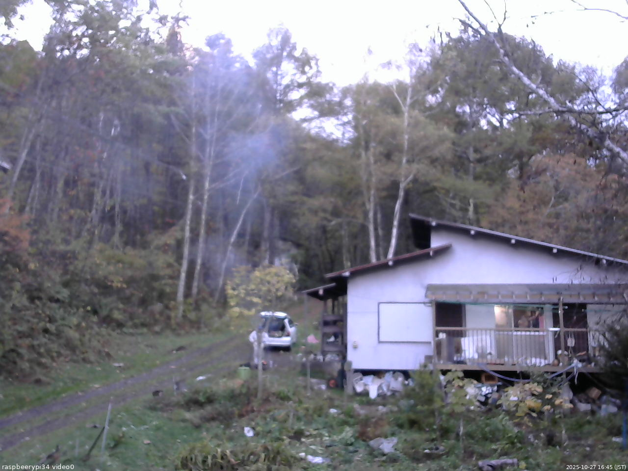長野県菅平高原 ゆたか山荘 西側(坂上) 2025/10/27 16:45