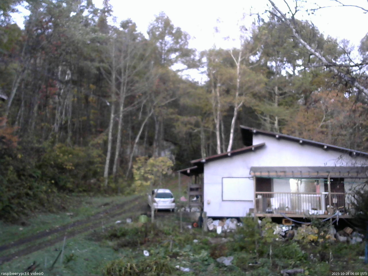 長野県菅平高原 ゆたか山荘 西側(坂上) 2025/10/28 06:00
