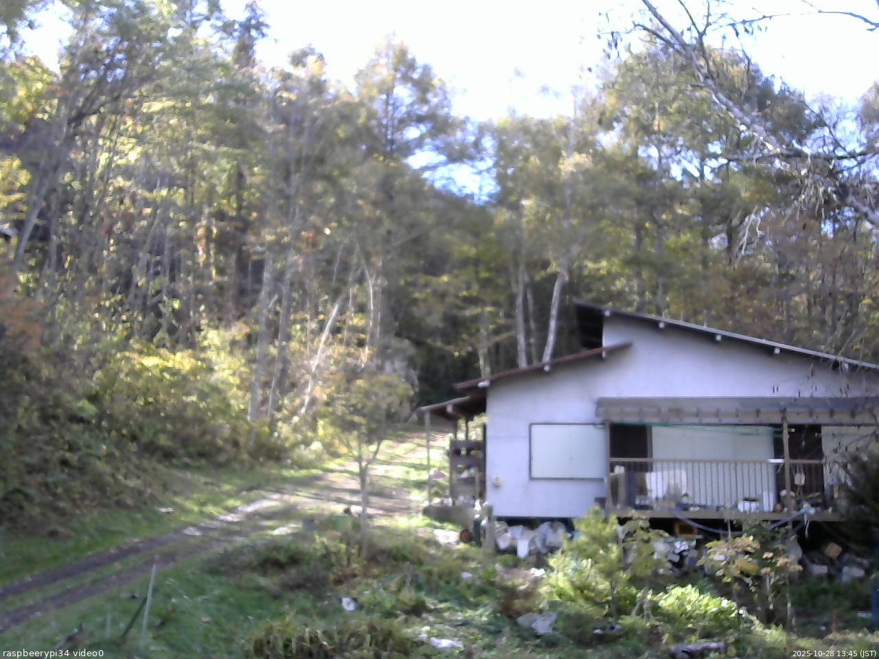 長野県菅平高原 ゆたか山荘 西側(坂上) 2025/10/28 13:45