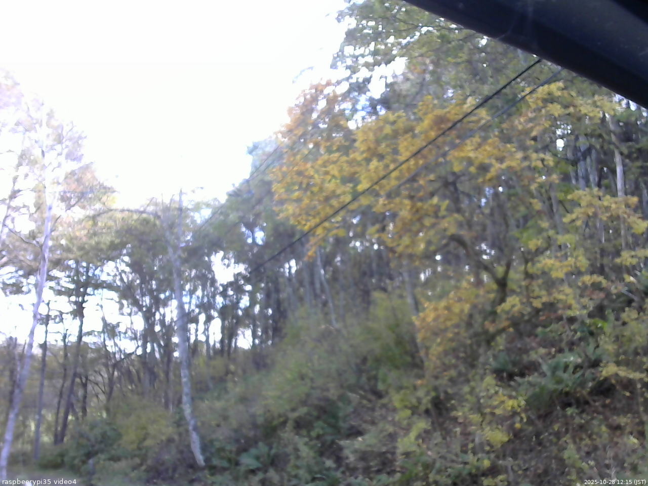 長野県菅平高原 ゆたか山荘 東側上空 2025/10/28 12:15