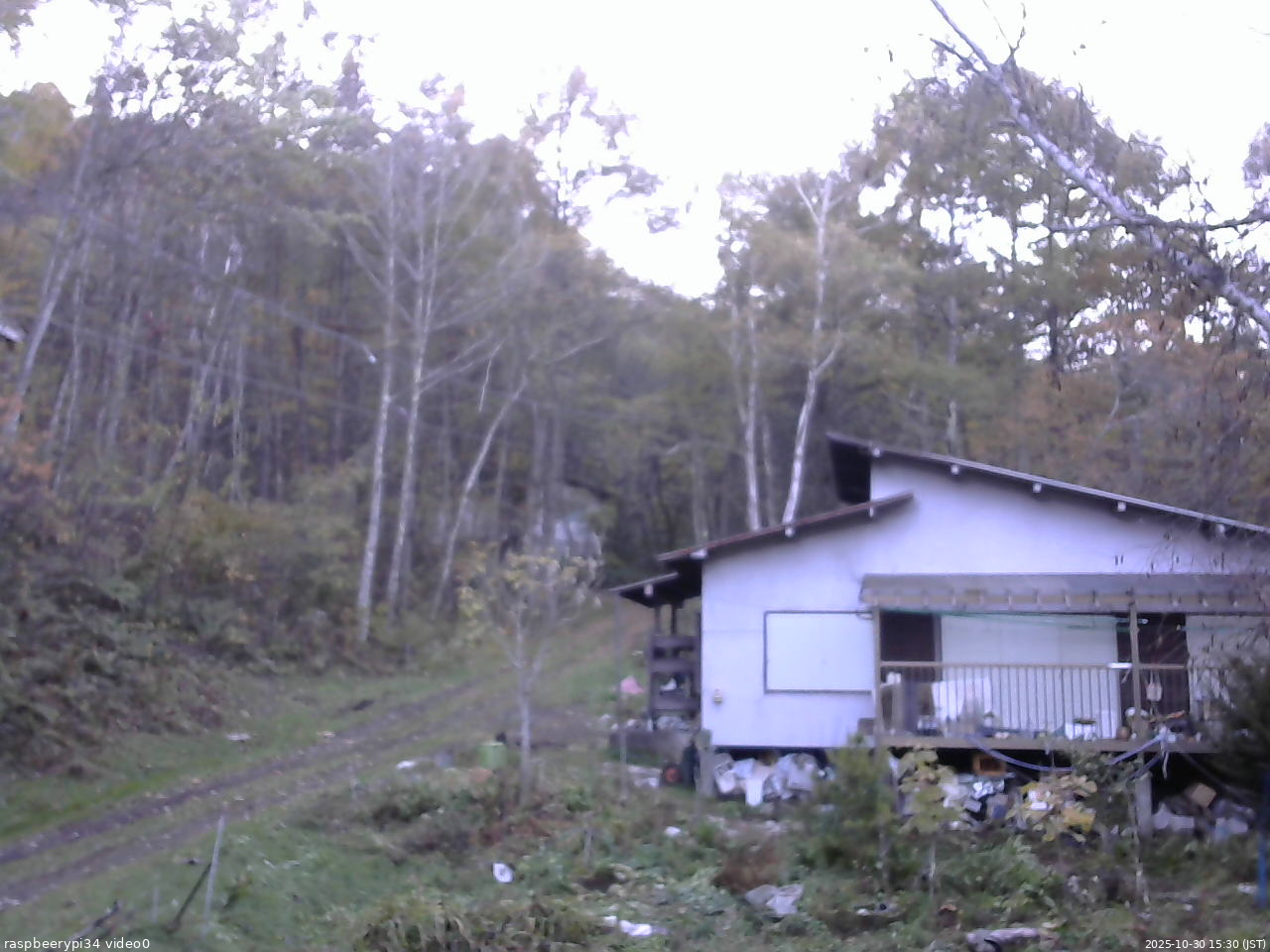 長野県菅平高原 ゆたか山荘 西側(坂上) 2025/10/30 15:30