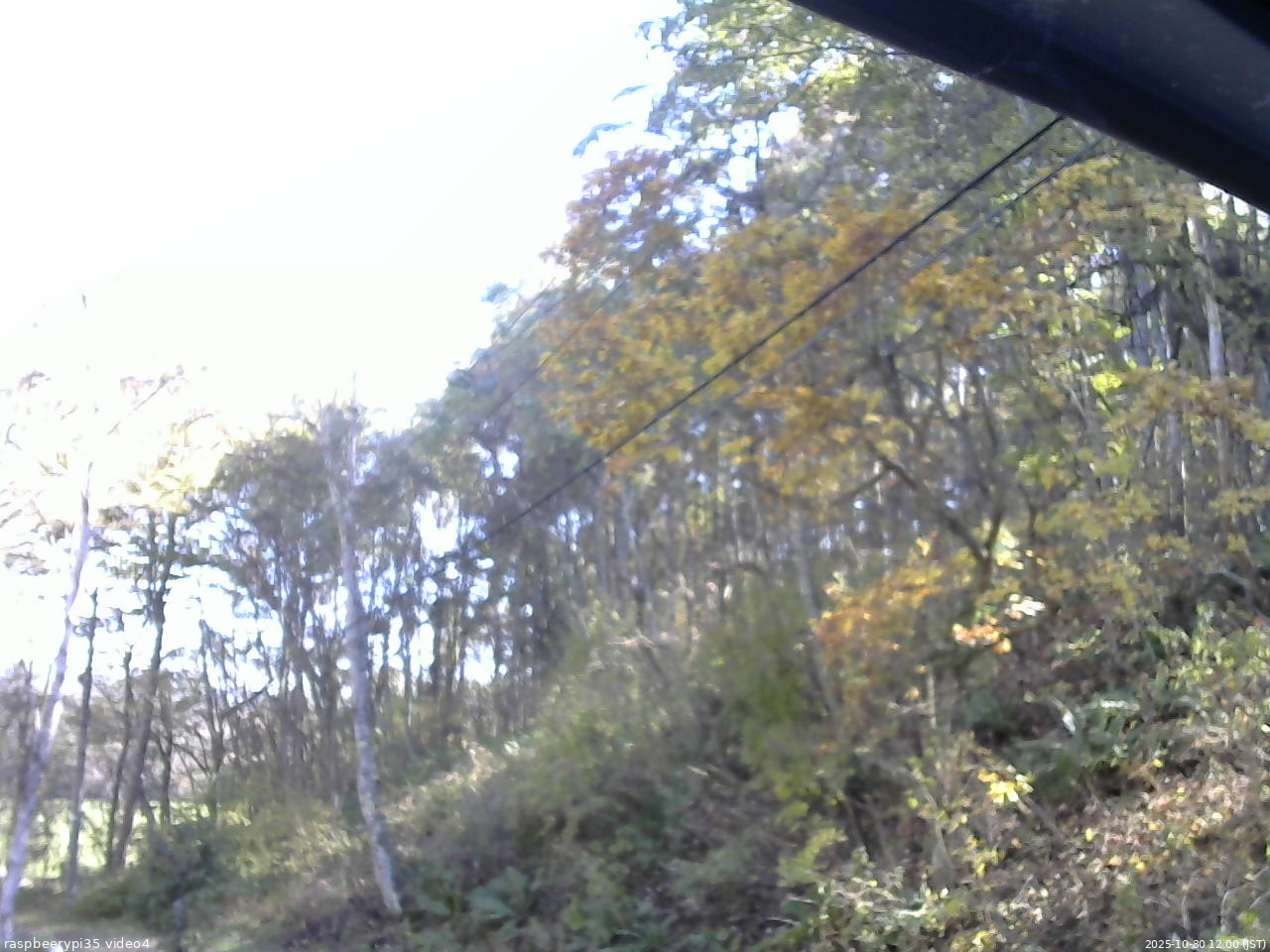長野県菅平高原 ゆたか山荘 東側上空 2025/10/30 12:00