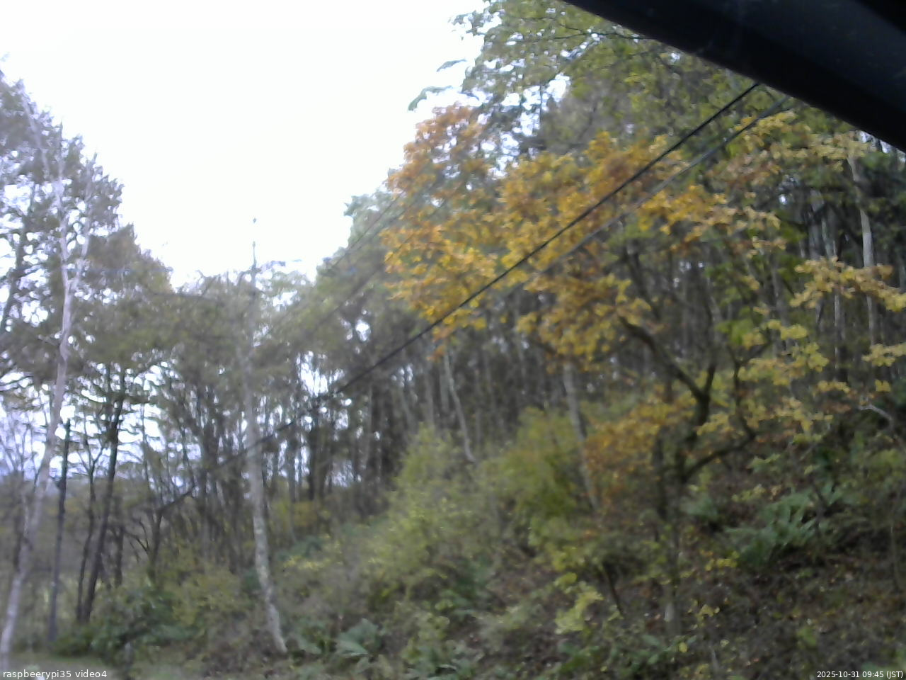長野県菅平高原 ゆたか山荘 東側上空 2025/10/31 09:45