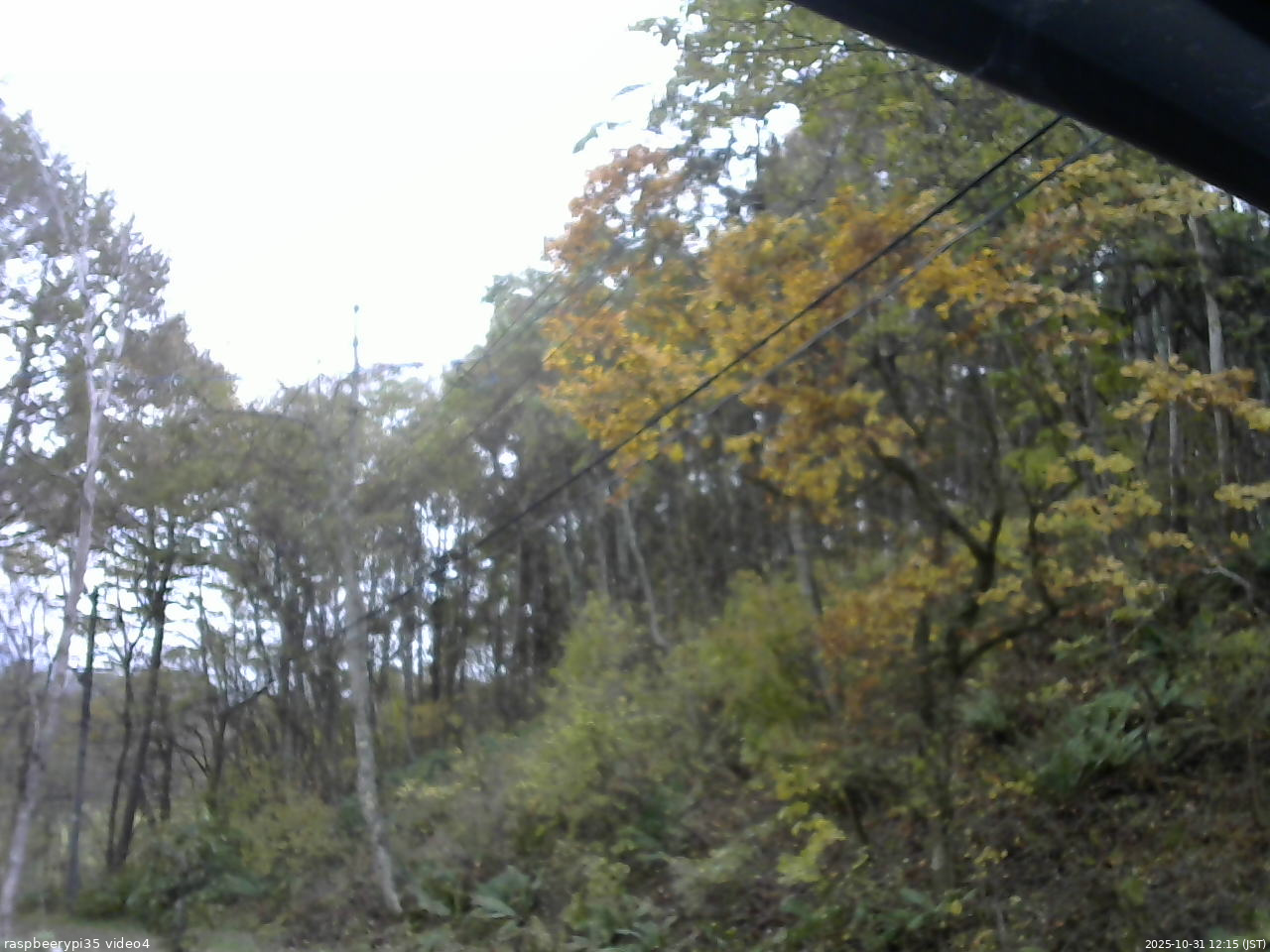 長野県菅平高原 ゆたか山荘 東側上空 2025/10/31 12:15
