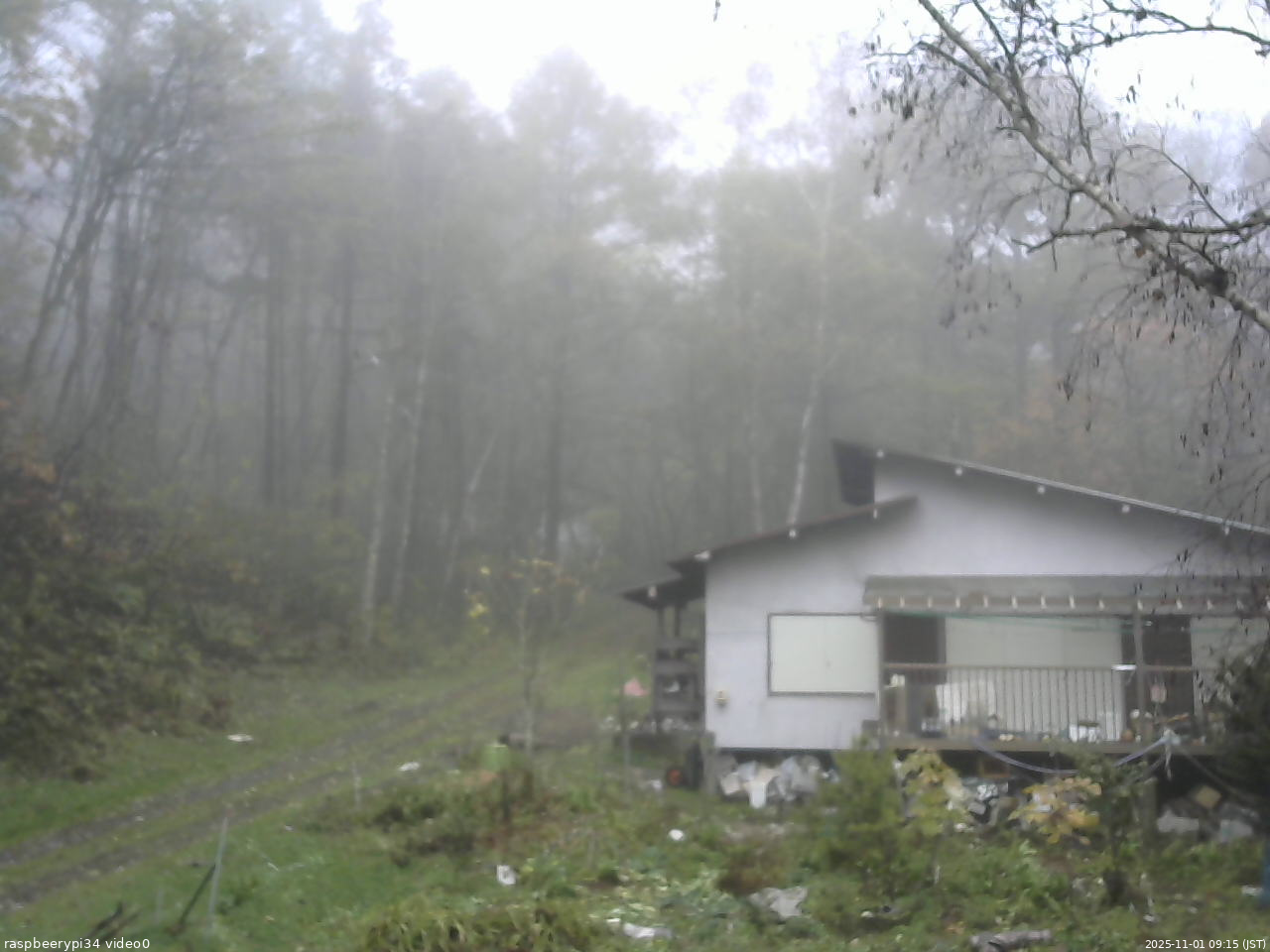 長野県菅平高原 ゆたか山荘 西側(坂上) 2025/11/01 09:15