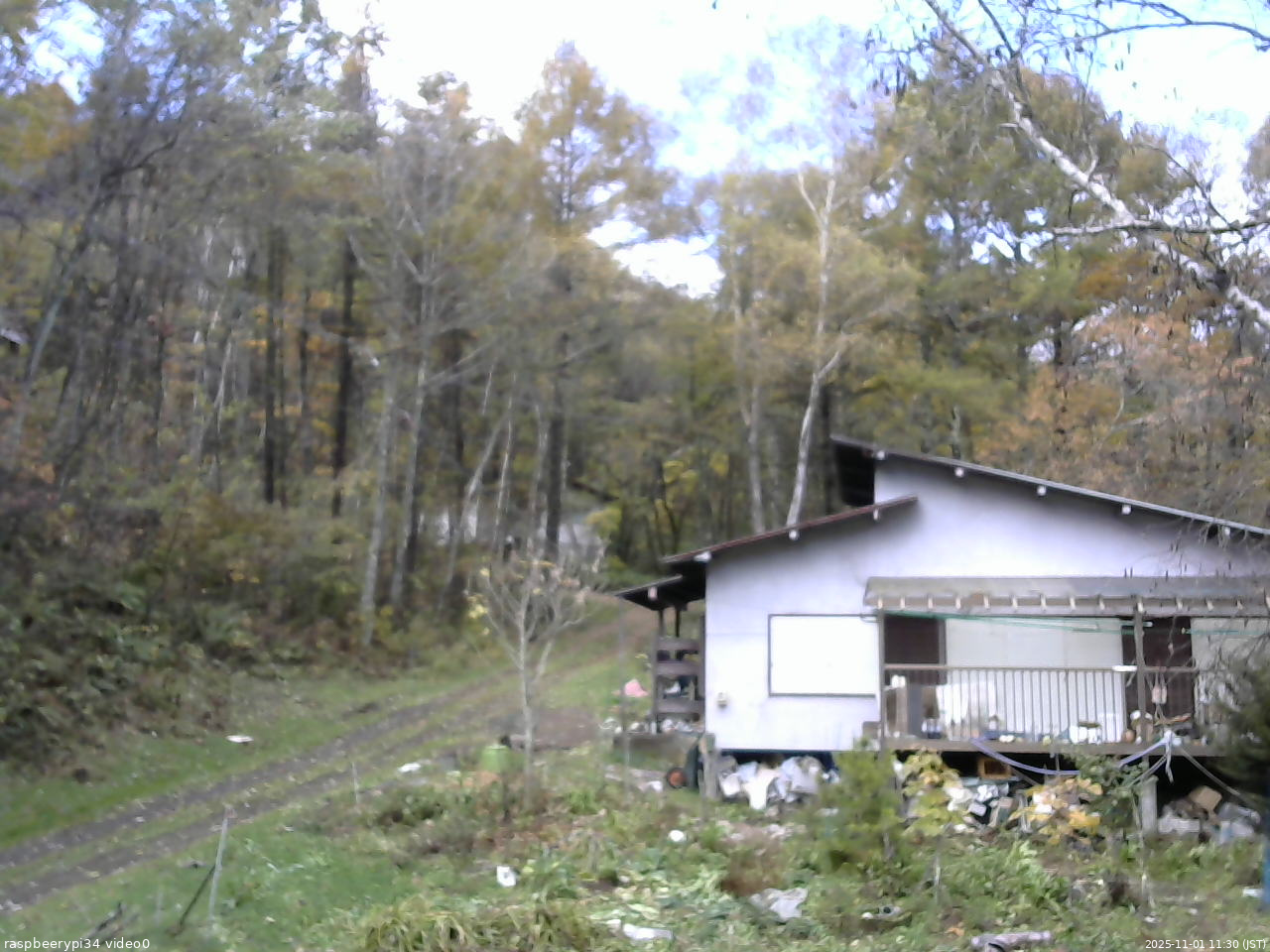 長野県菅平高原 ゆたか山荘 西側(坂上) 2025/11/01 11:30