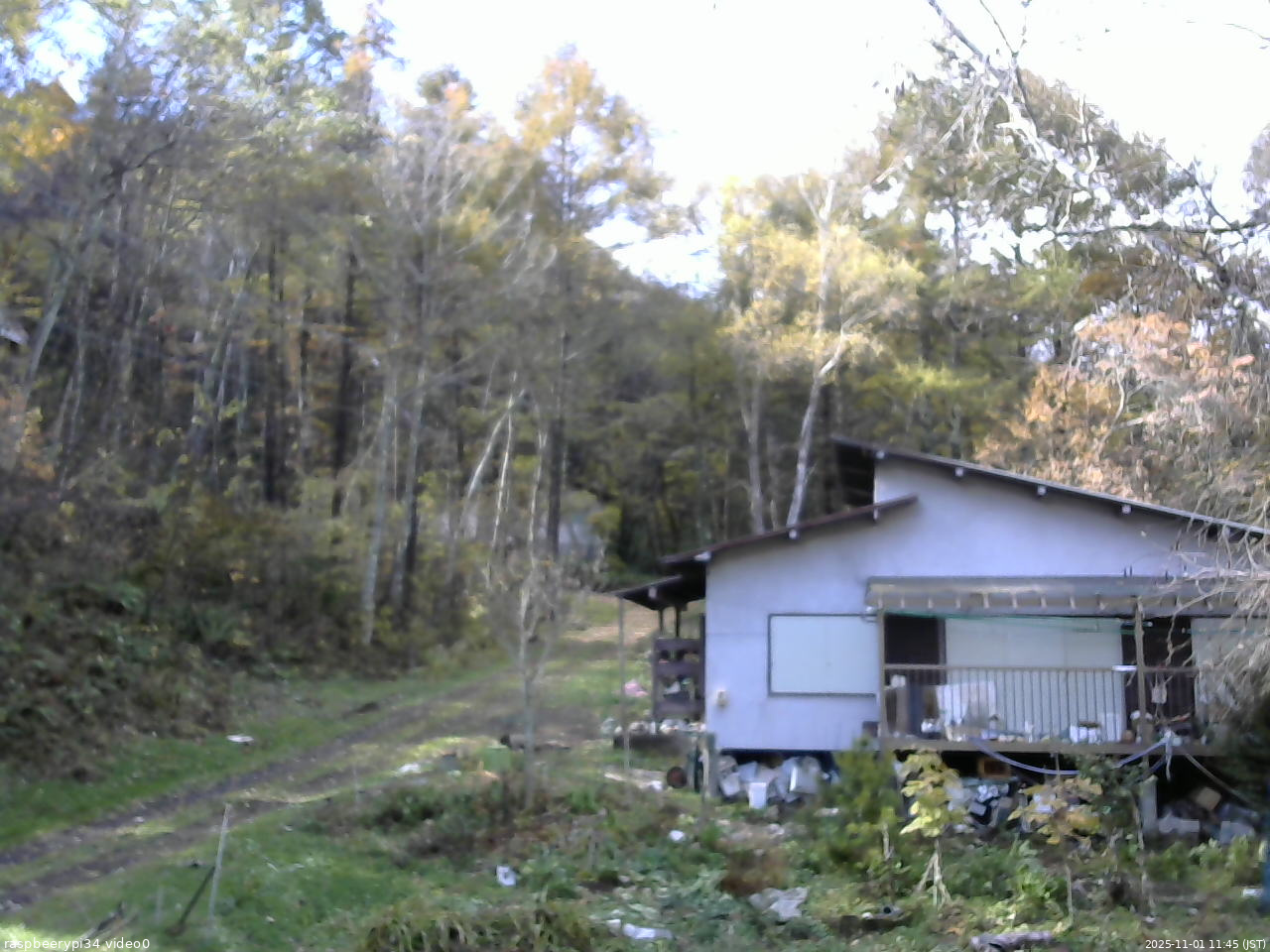 長野県菅平高原 ゆたか山荘 西側(坂上) 2025/11/01 11:45