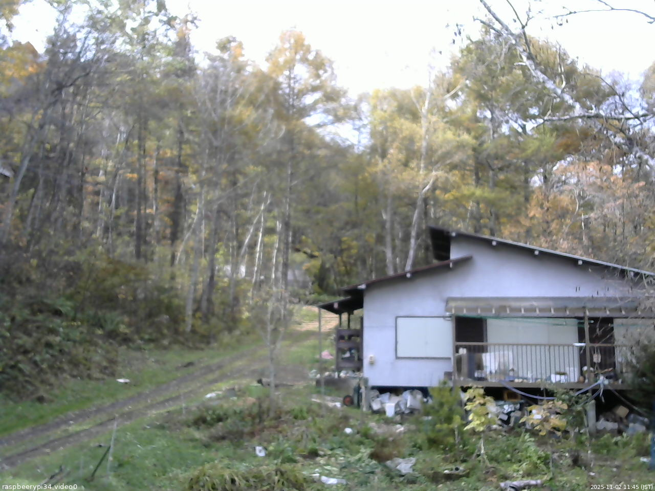 長野県菅平高原 ゆたか山荘 西側(坂上) 2025/11/02 11:45
