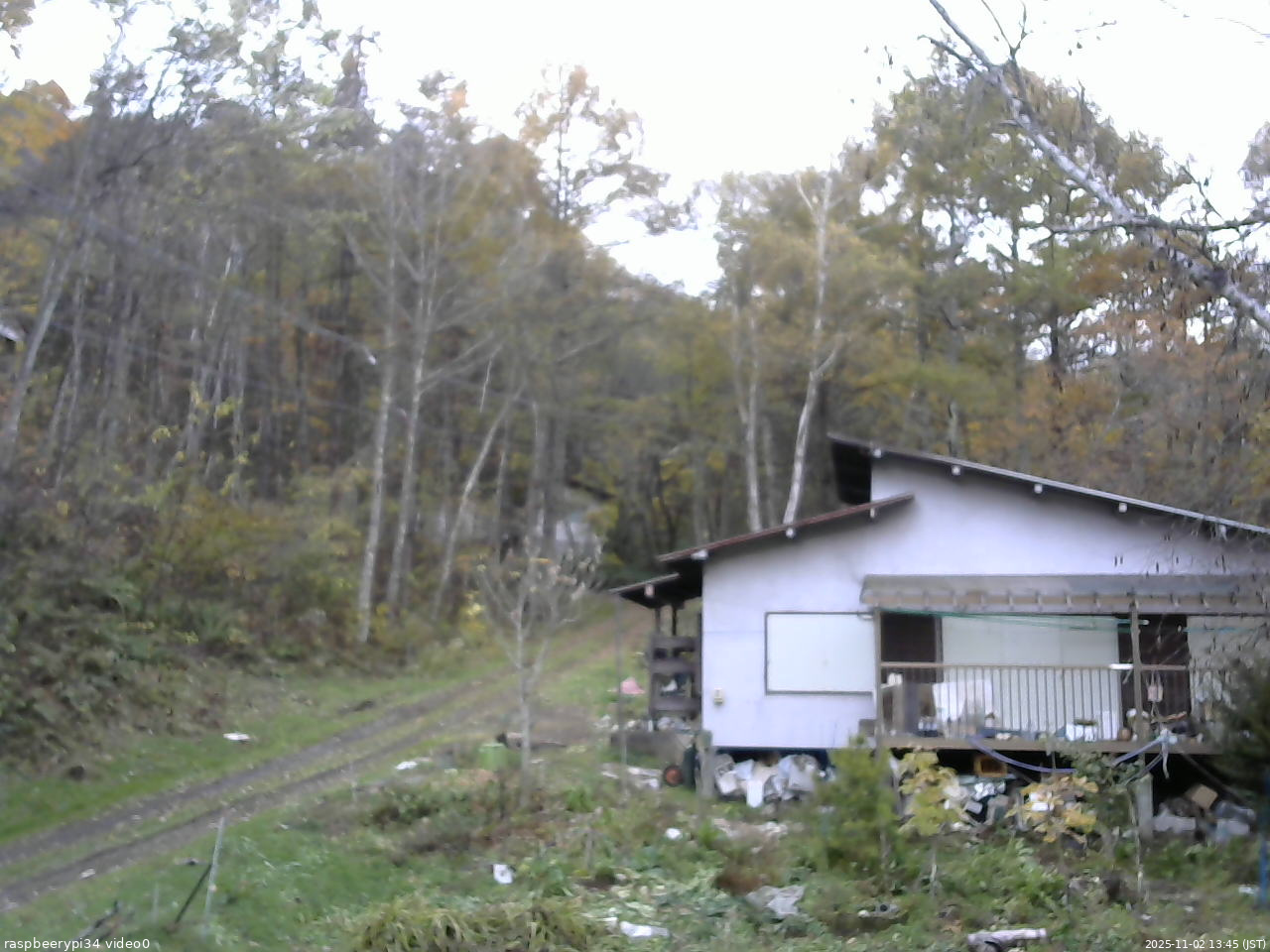 長野県菅平高原 ゆたか山荘 西側(坂上) 2025/11/02 13:45