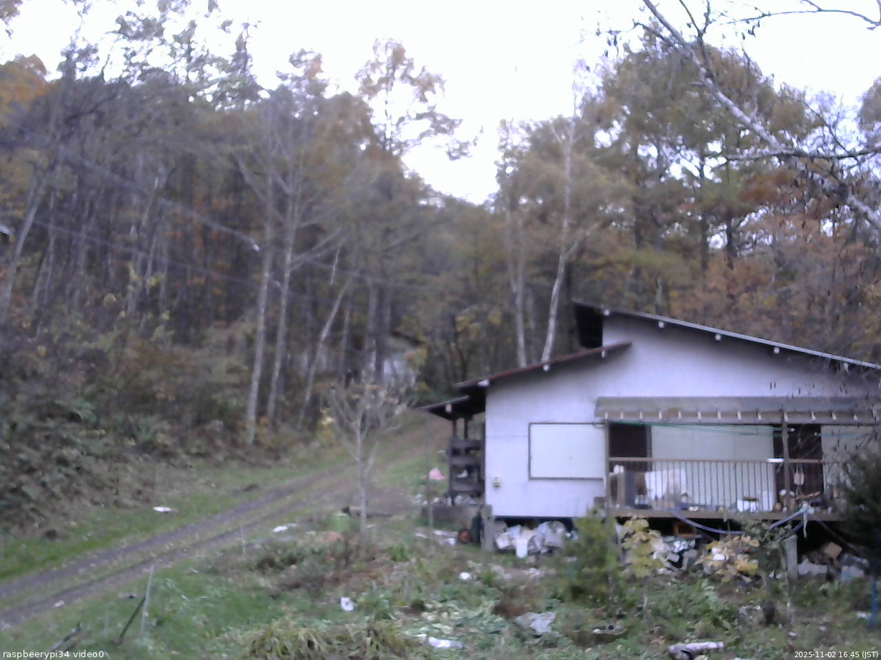 長野県菅平高原 ゆたか山荘 西側(坂上) 2025/11/02 16:45