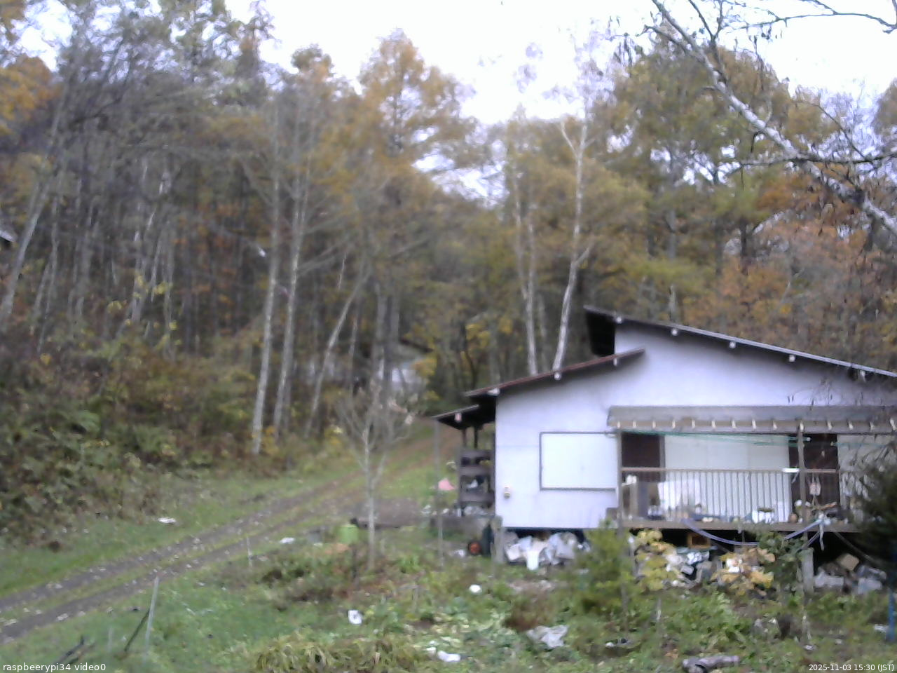 長野県菅平高原 ゆたか山荘 西側(坂上) 2025/11/03 15:30
