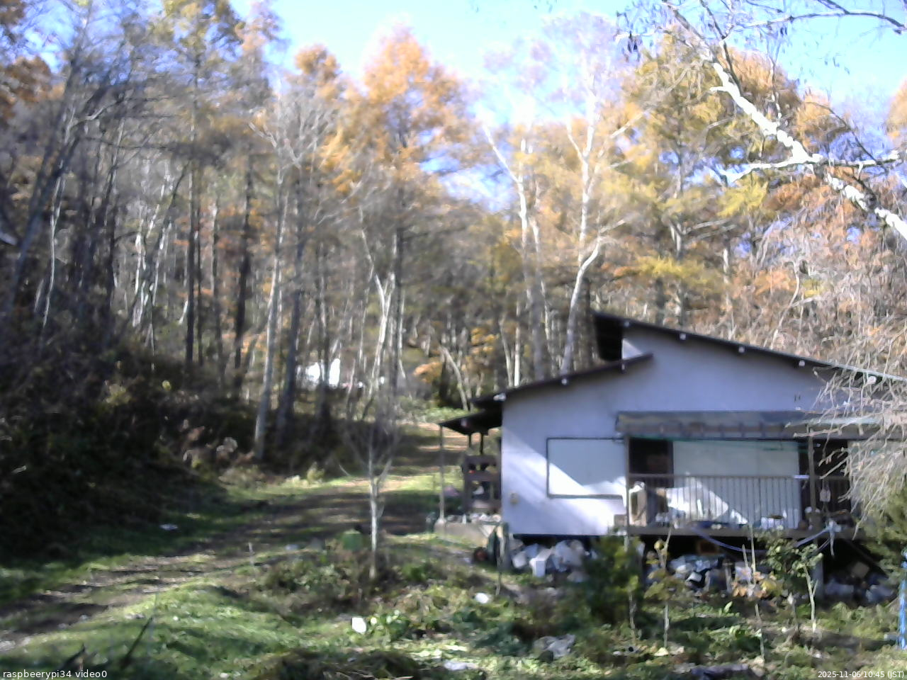 長野県菅平高原 ゆたか山荘 西側(坂上) 2025/11/06 10:45