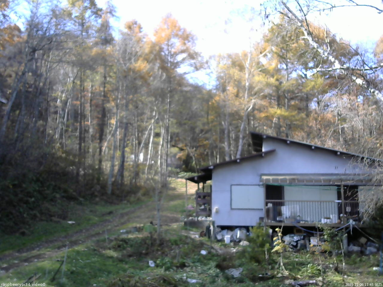 長野県菅平高原 ゆたか山荘 西側(坂上) 2025/11/06 11:45