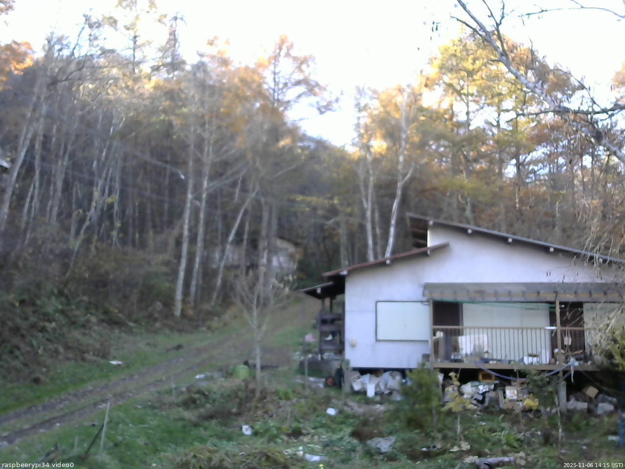 長野県菅平高原 ゆたか山荘 西側(坂上) 2025/11/06 14:15