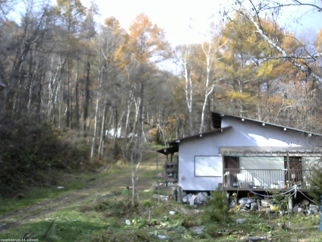 長野県菅平高原 ゆたか山荘 西側(坂上) 2025/11/07 10:15
